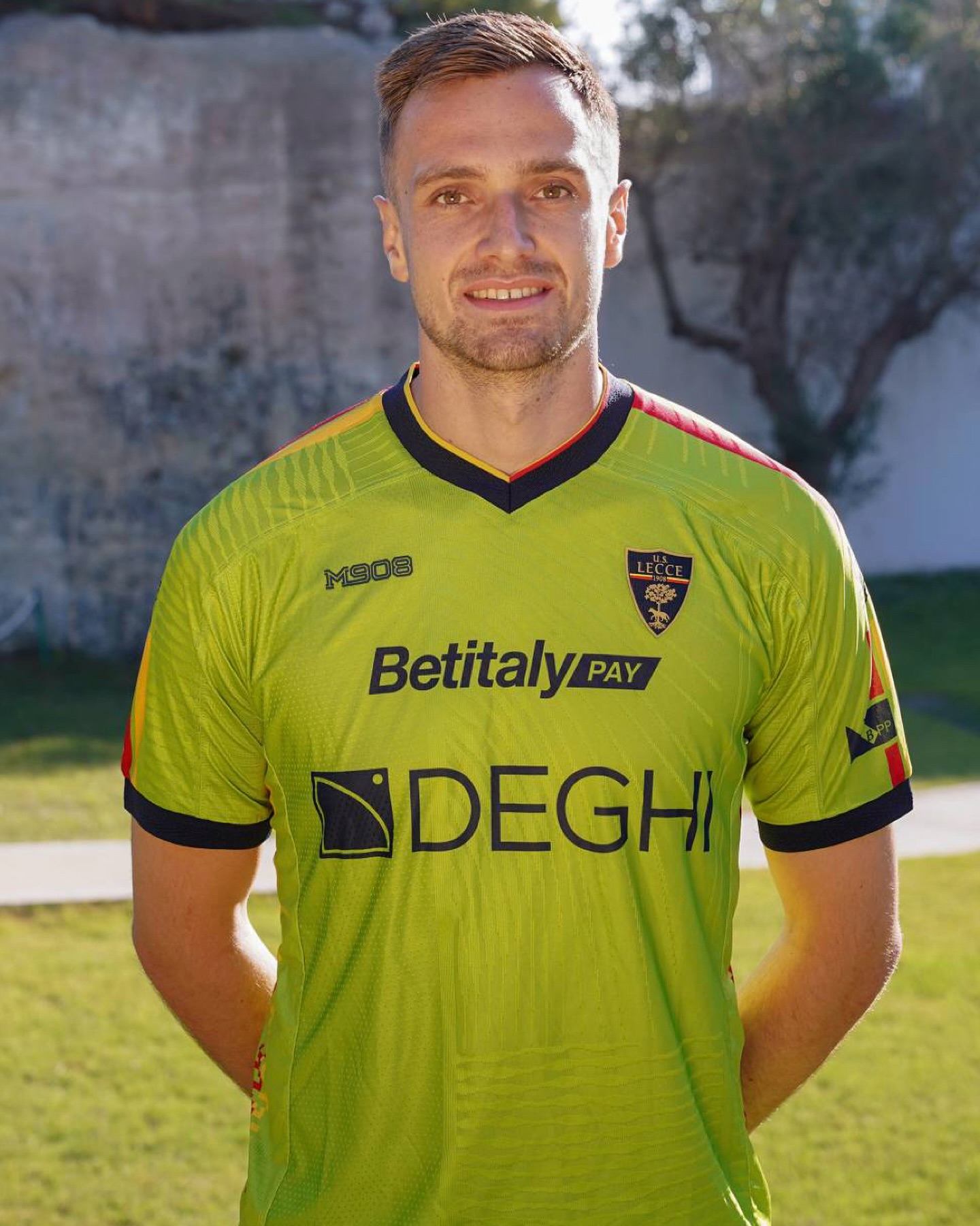 M908 – MAGLIA GARA PORTIERE VERDE UFFICIALE U.S.LECCE CALCIO 24/25 ADULTO E BAMBINO